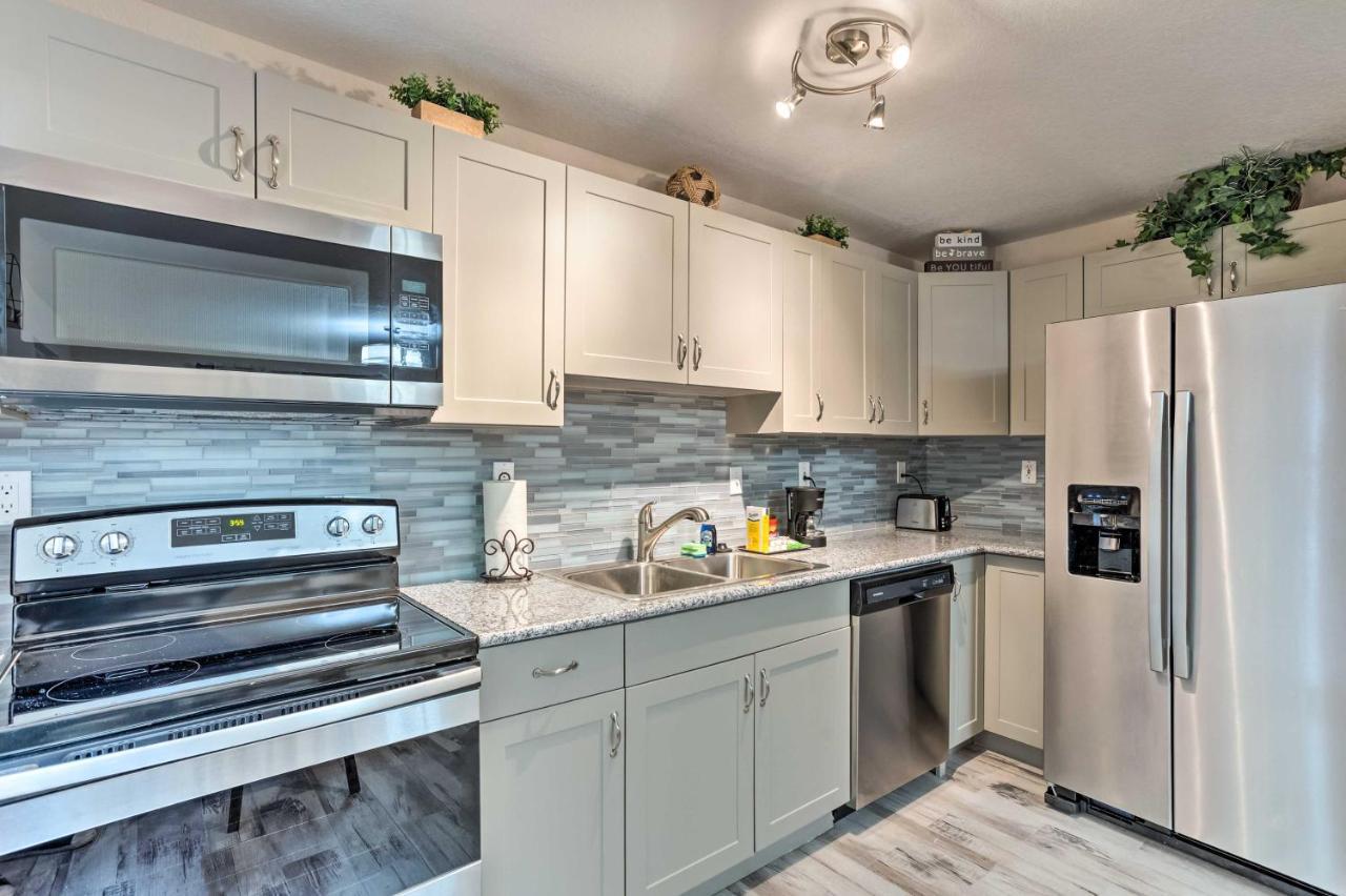 Inviting Apartment Less Than 2 Mi To Riviera Beach! 웨스트 팜 비치 외부 사진